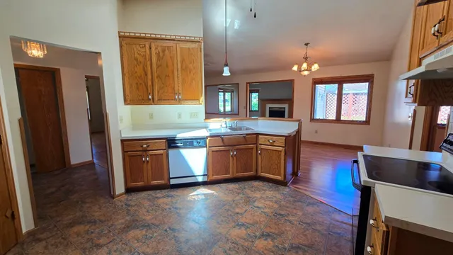 $279,900 | 9136 Windsor Terrace, Brooklyn Park, MN 55443