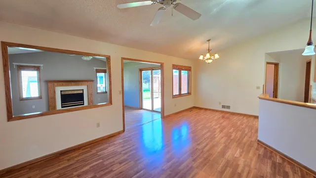 $279,900 | 9136 Windsor Terrace, Brooklyn Park, MN 55443