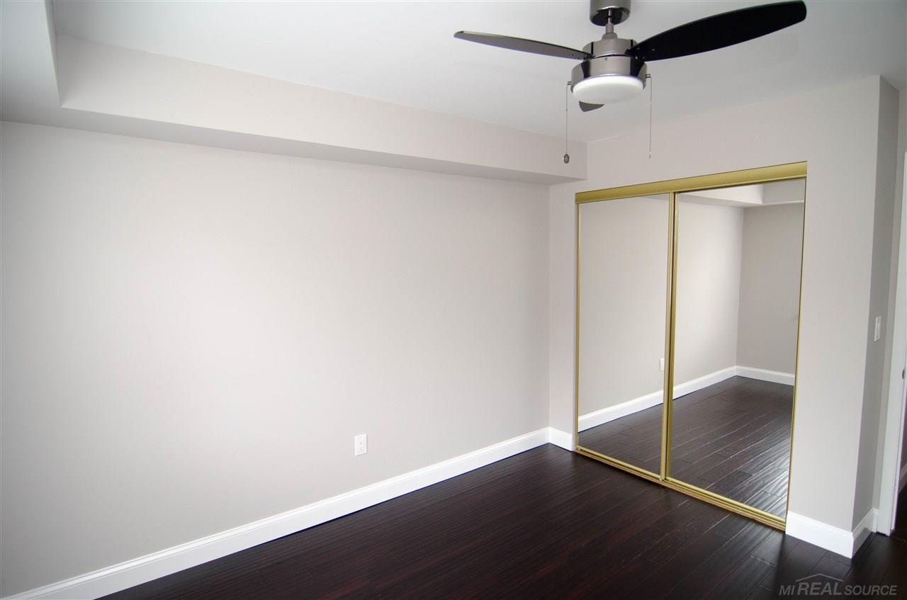 1687 Riverside Drive, Unit 16 Rochester, MI 48309 - Photo 19 of 25 31275092-18.JPG