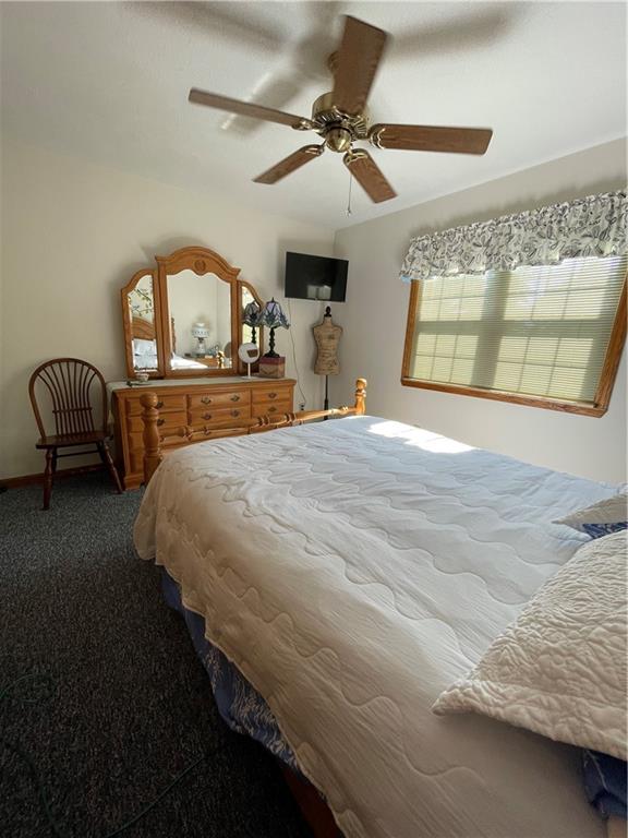 40 Fitzwilliams Road Washington, PA 15301 - Photo 15 of 23 a bedroom with a bed and a window