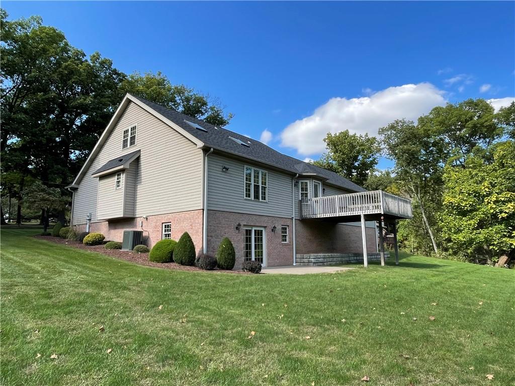 40 Fitzwilliams Road Washington, PA 15301 - Photo 19 of 23 a front view of house with yard and green space