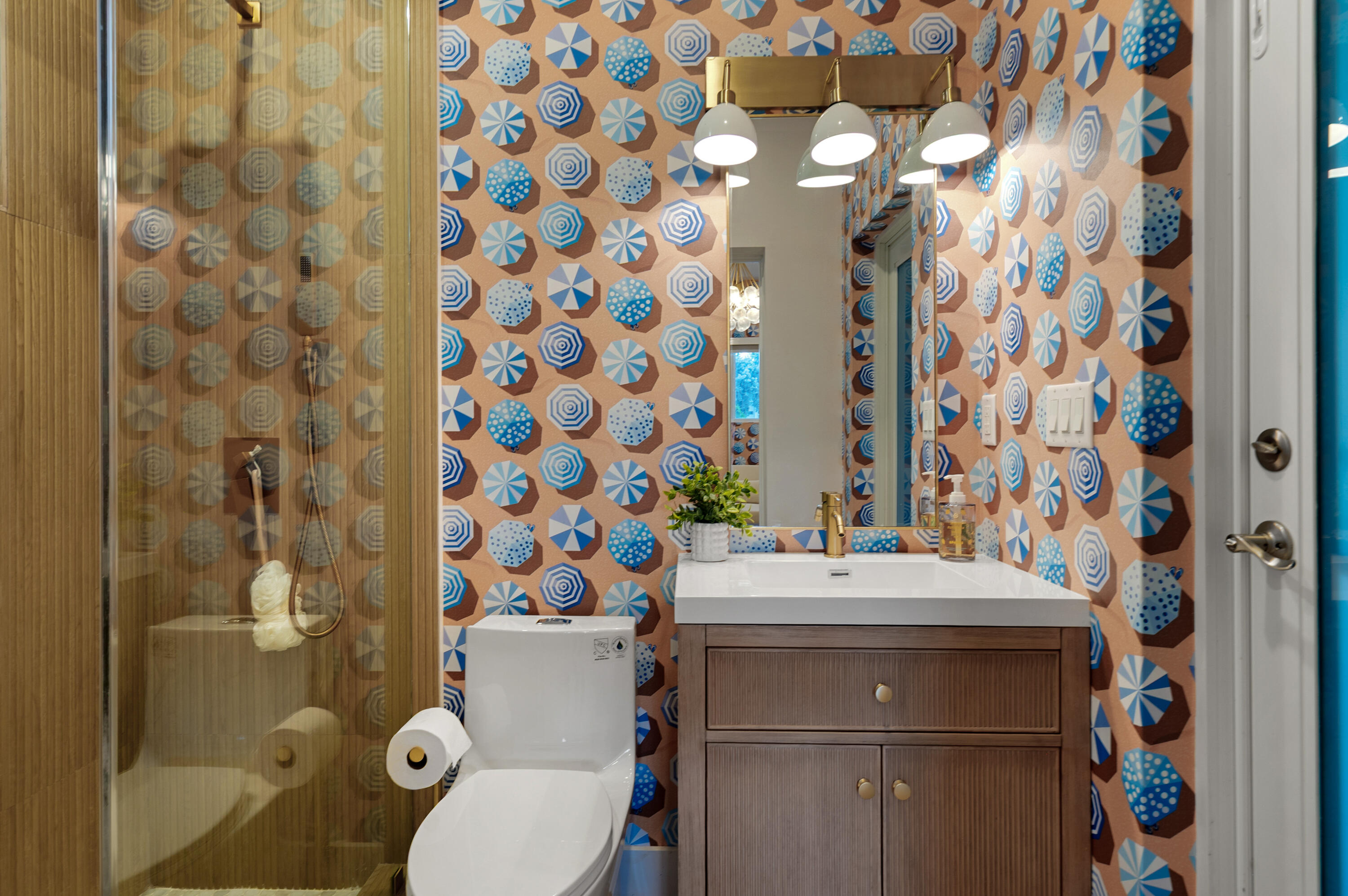 127 Peace Avenue Key Largo, FL 33070 - Photo 21 of 56 a bathroom with a sink toilet and shower