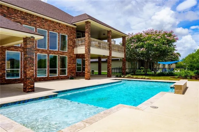 $1,124,000 | 53 West Bar-Le-Doc Drive, Corpus Christi, TX 78414