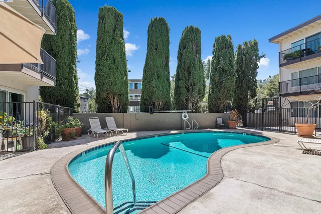 $399,000 | 1743 Carmel Drive, Unit 9, Walnut Creek, CA 94596
