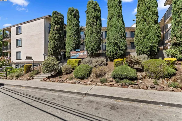 $399,000 | 1743 Carmel Drive, Unit 9, Walnut Creek, CA 94596