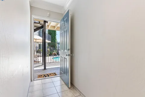 $399,000 | 1743 Carmel Drive, Unit 9, Walnut Creek, CA 94596