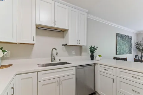 $399,000 | 1743 Carmel Drive, Unit 9, Walnut Creek, CA 94596