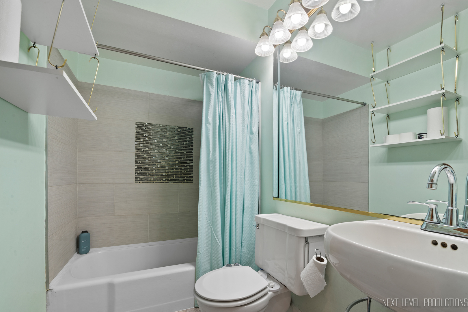 22816 Ridgeway Avenue Richton Park, IL 60471 - Photo 12 of 25 a bathroom with a sink toilet and shower