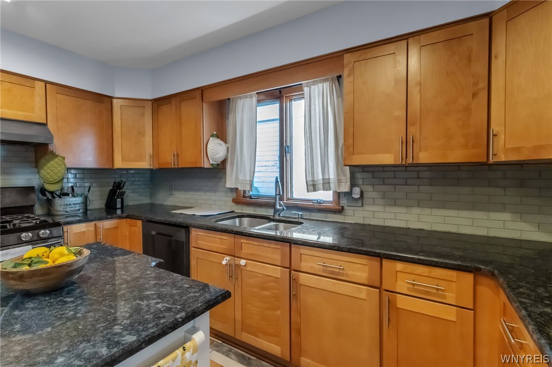 14 Donaldson Road Buffalo, NY 14208 - Photo 12 of 43