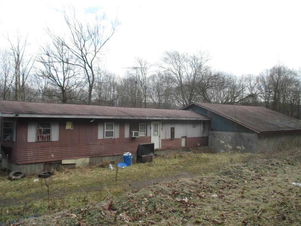 1044 Wallace Run Road Darlington, PA 16115 - Photo 5 of 17 Gallery Image 5