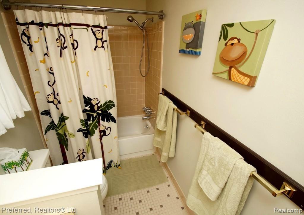 45096 Lemont Road Canton, MI 48187 - Photo 25 of 37 Web 29.jpg
