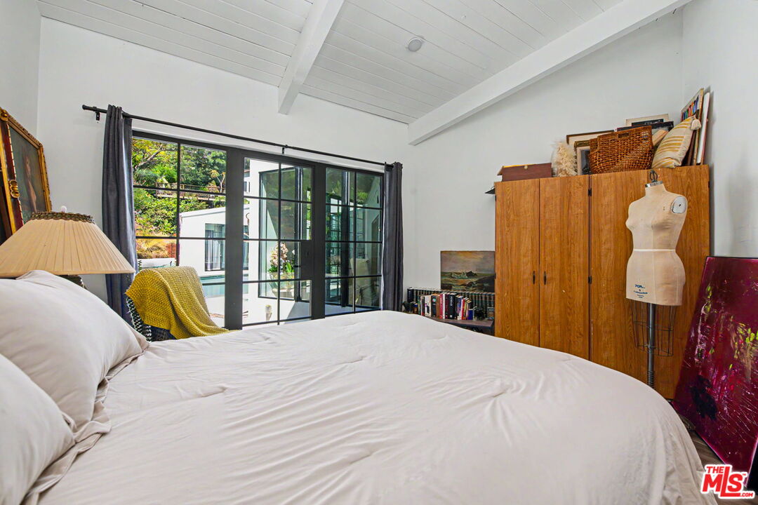 13019 Sky Valley Road Los Angeles, CA 90049 - Photo 35 of 49