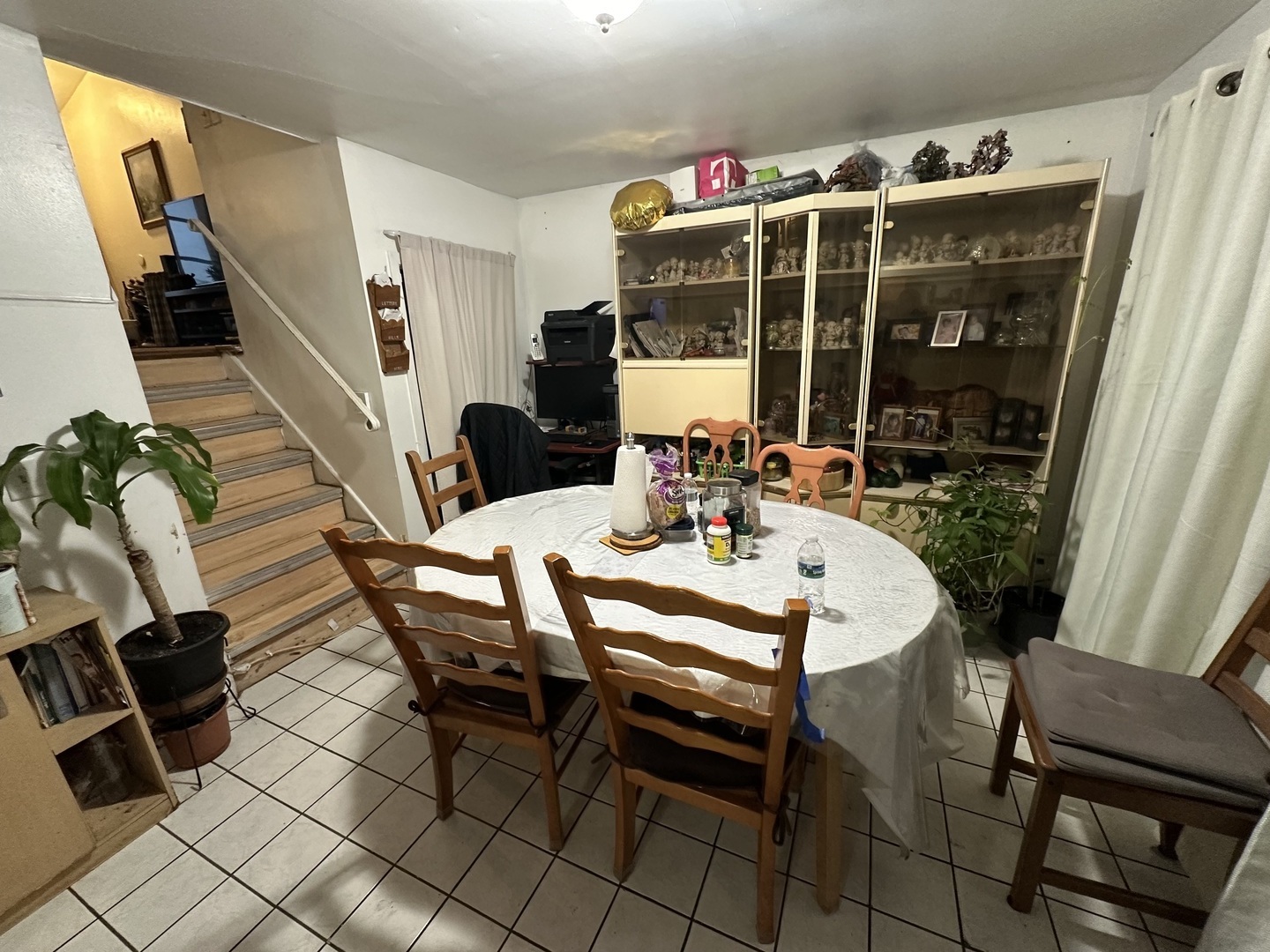 8820 Robin Drive Des Plaines, IL 60016 - Photo 5 of 10 a dining room with furniture and window