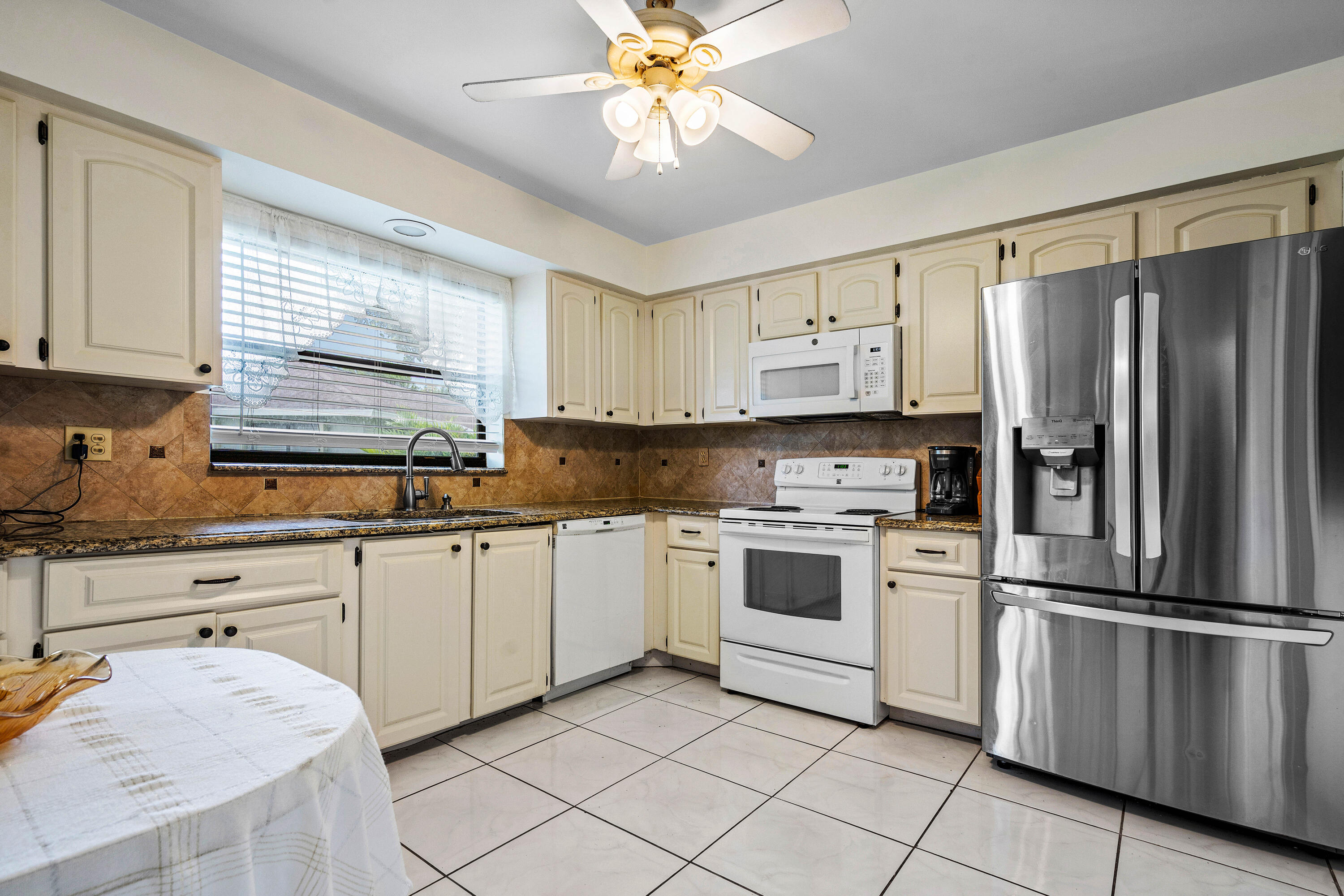 4350 Pear Tree Circle, Unit A Boynton Beach, FL 33436 - Photo 11 of 30 Kitchen