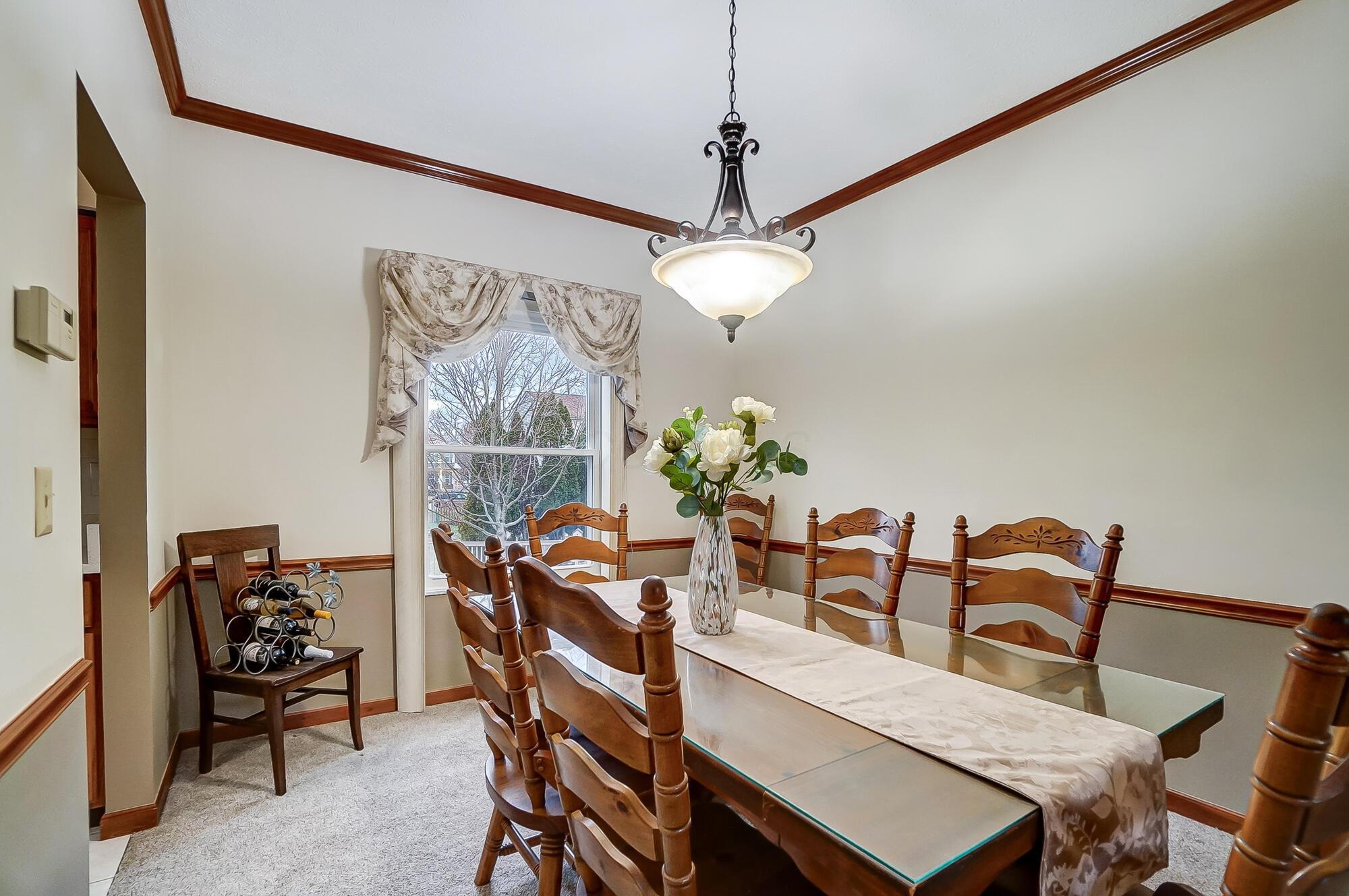 5337 Sutter Home Road Hilliard, OH 43026 - Photo 18 of 72 Off the kitchen is a spacious room currently being used for formal dining.
