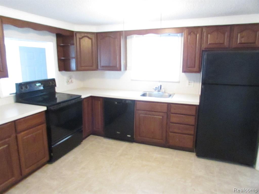 2003 Belsay Road Burton, MI 48519 - Photo 13 of 47