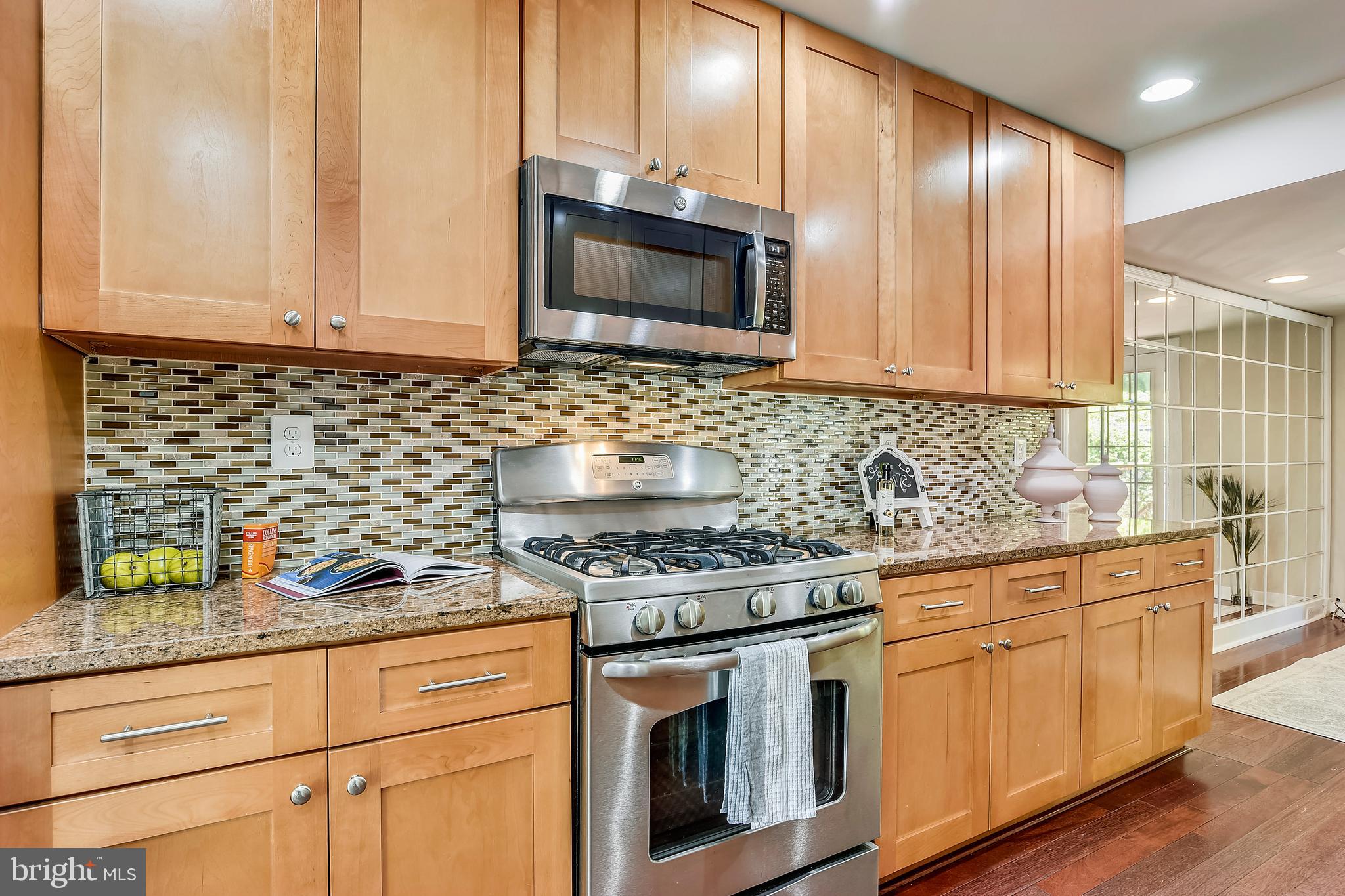 5260 Pooks Hill Road, Unit B8 Bethesda, MD 20814 - Photo 11 of 49 Kitchen