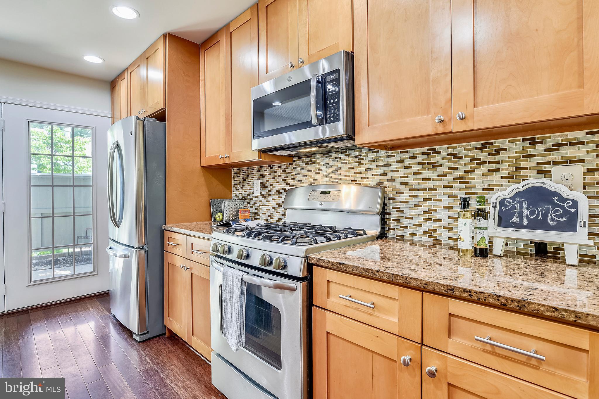 5260 Pooks Hill Road, Unit B8 Bethesda, MD 20814 - Photo 12 of 49 Kitchen