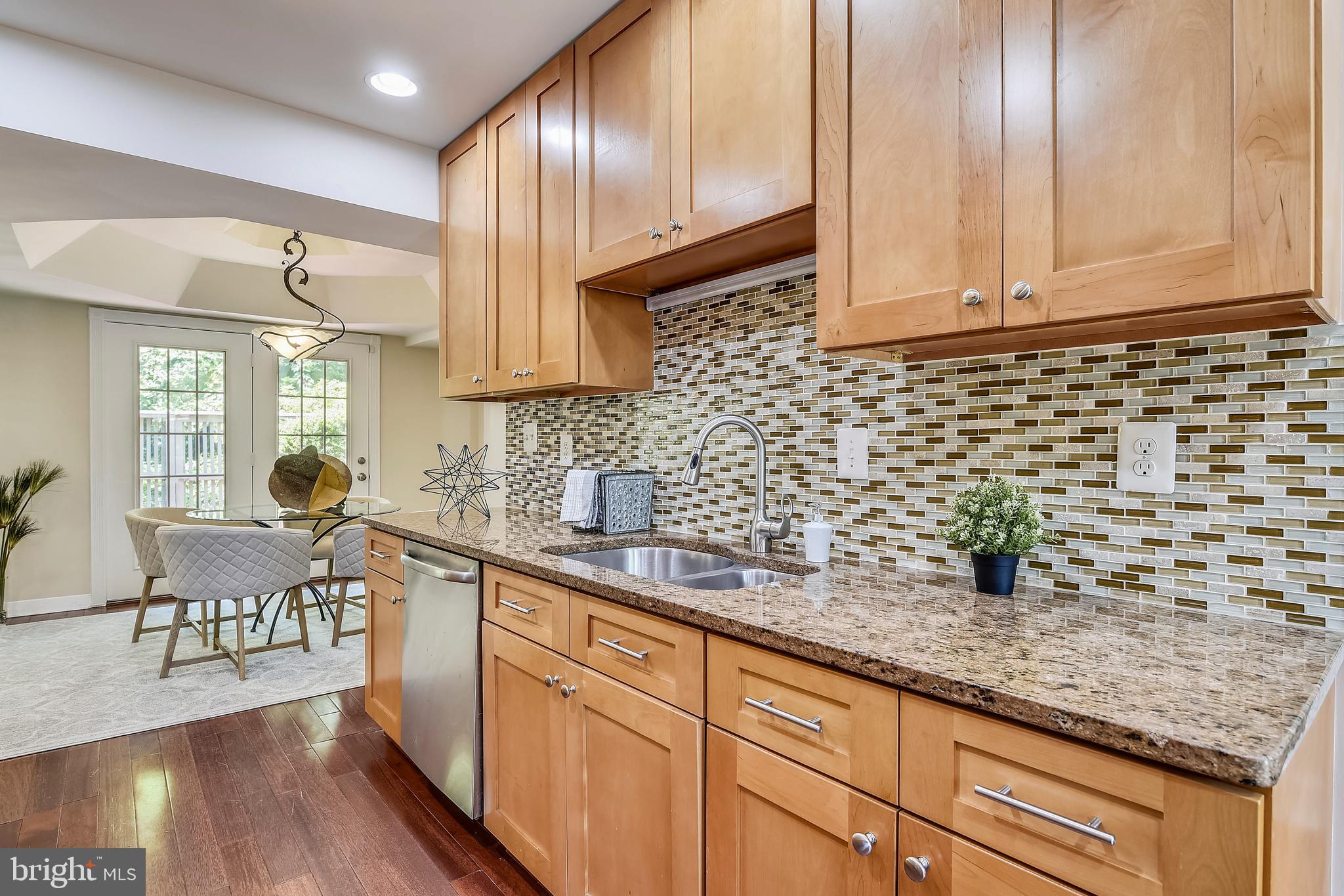 5260 Pooks Hill Road, Unit B8 Bethesda, MD 20814 - Photo 13 of 49 Kitchen