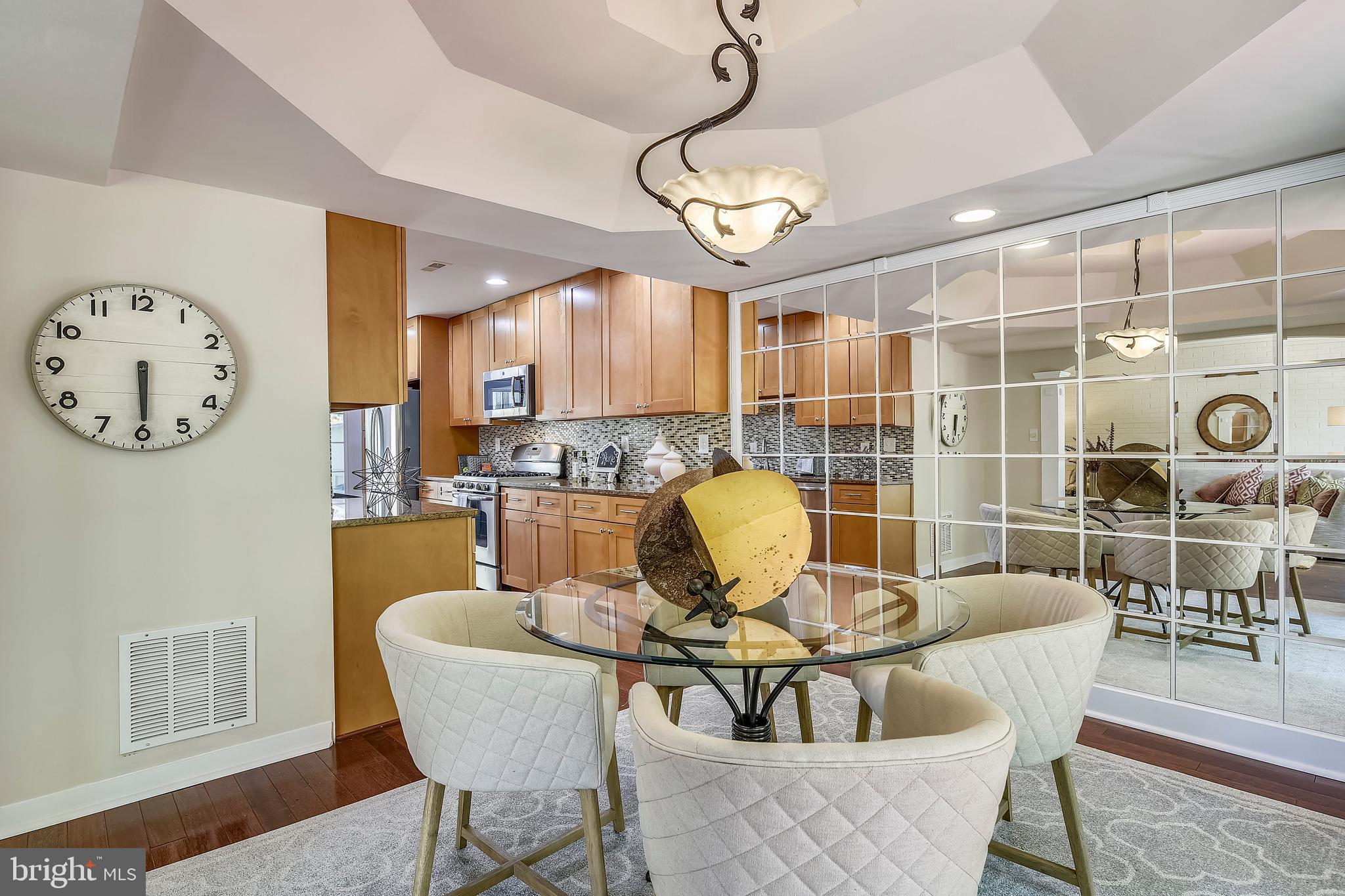 5260 Pooks Hill Road, Unit B8 Bethesda, MD 20814 - Photo 17 of 49 Dining Room