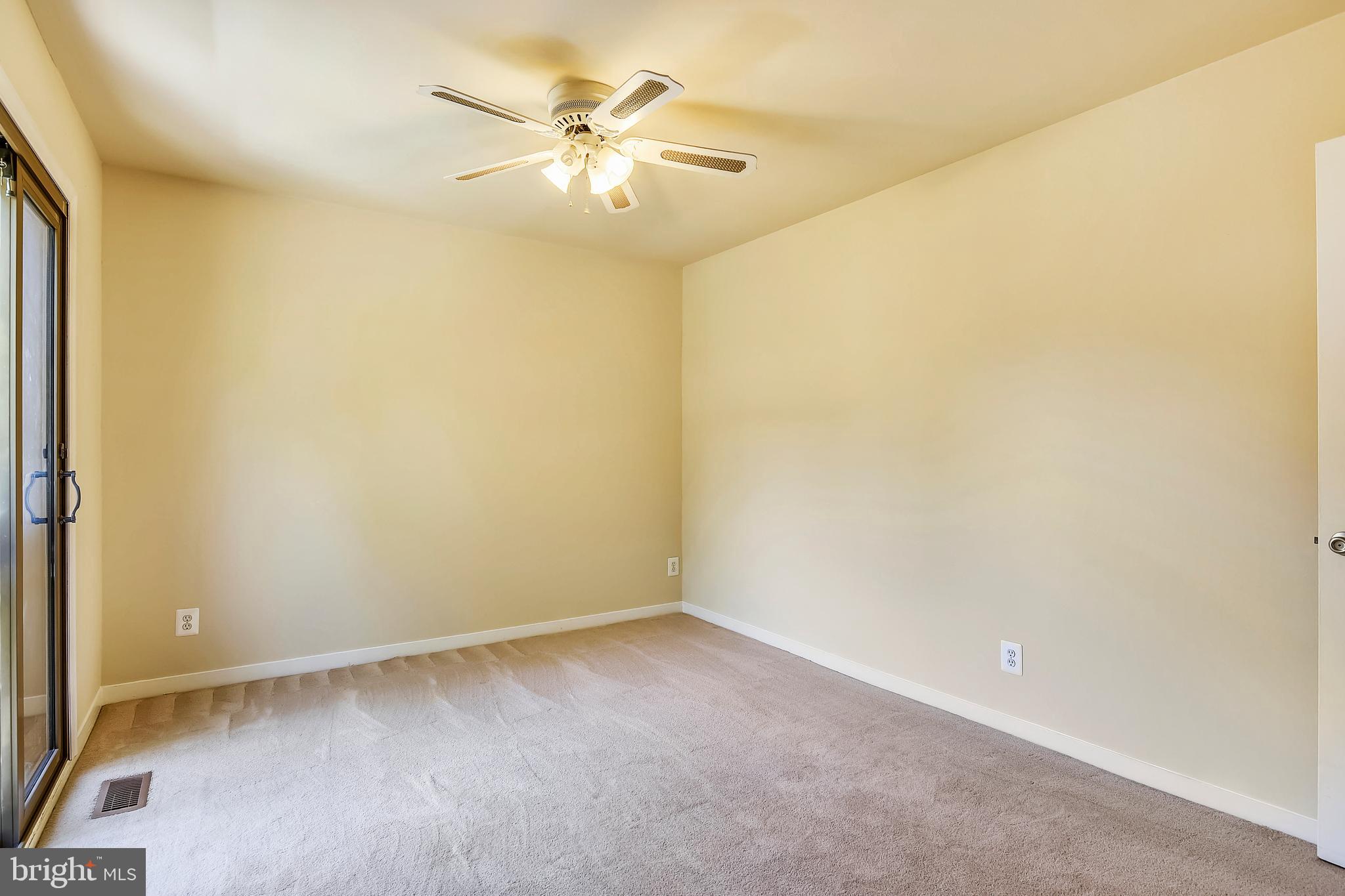 5260 Pooks Hill Road, Unit B8 Bethesda, MD 20814 - Photo 33 of 49 Bedroom #2