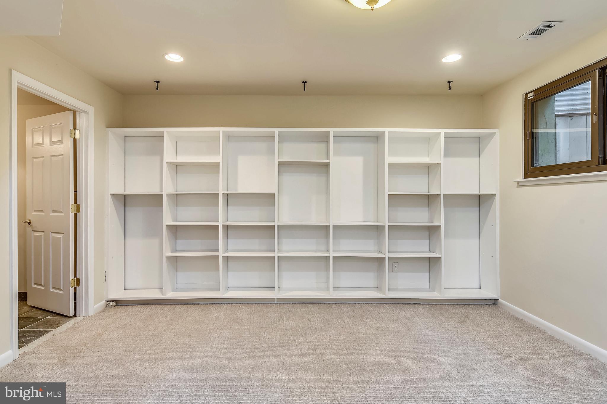 5260 Pooks Hill Road, Unit B8 Bethesda, MD 20814 - Photo 35 of 49 Play Room or 4th Bedroom