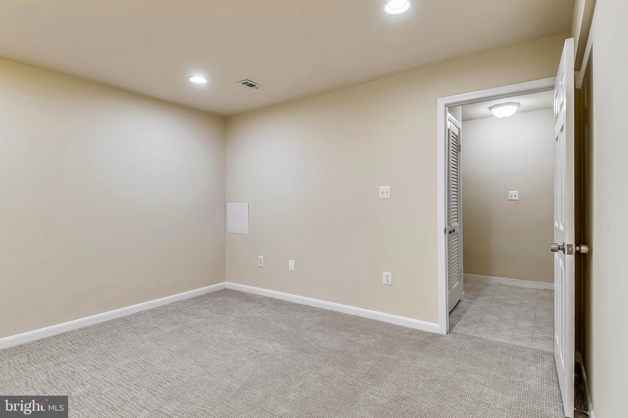 5260 Pooks Hill Road, Unit B8 Bethesda, MD 20814 - Photo 39 of 49 Lower Level Family/Recreation Room