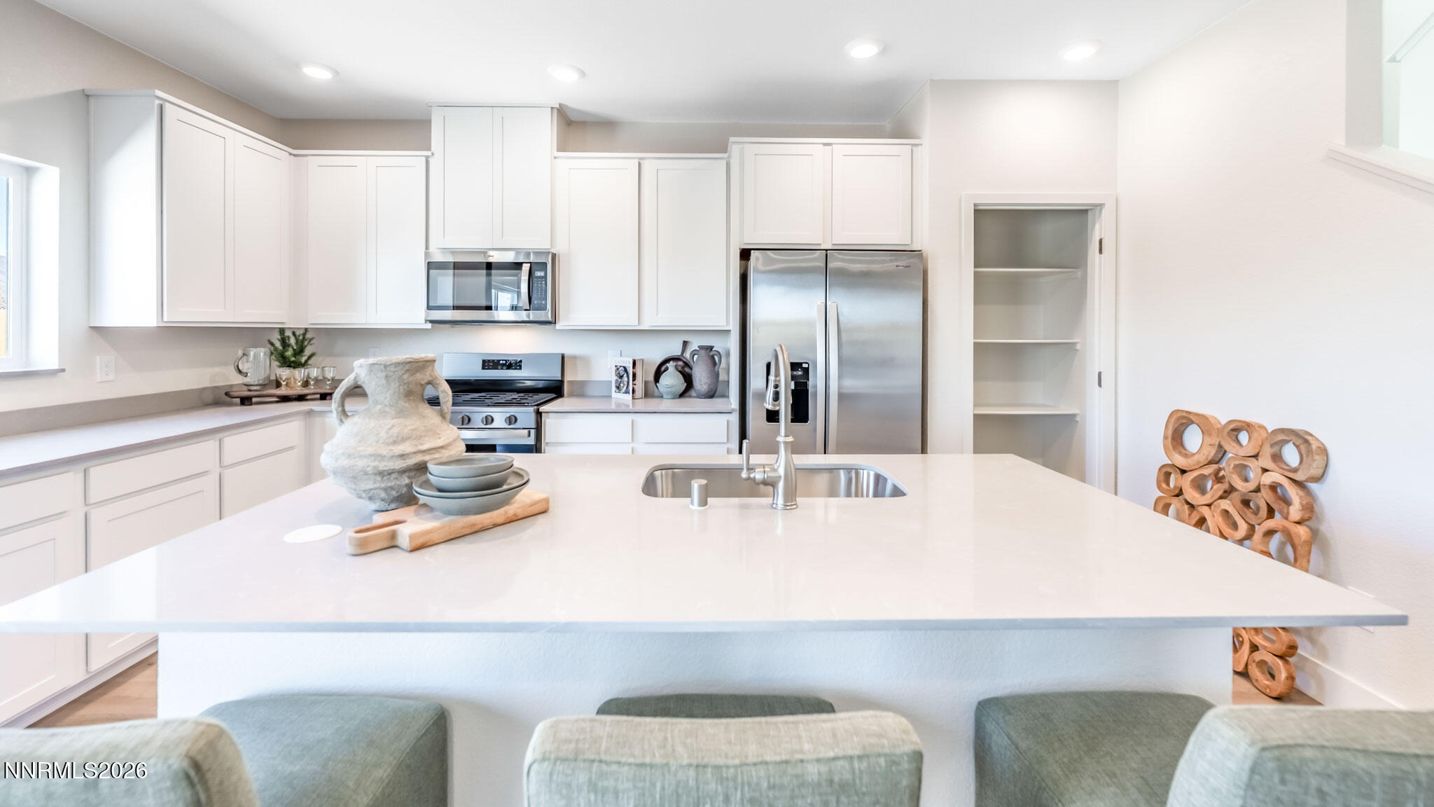 655 Fraser Loop Dayton, NV 89403 - Photo 5 of 37 Kitchen