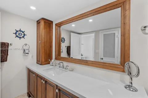 $785,000 | 2100 South Ocean Lane, Unit 1704, Fort Lauderdale, FL 33316