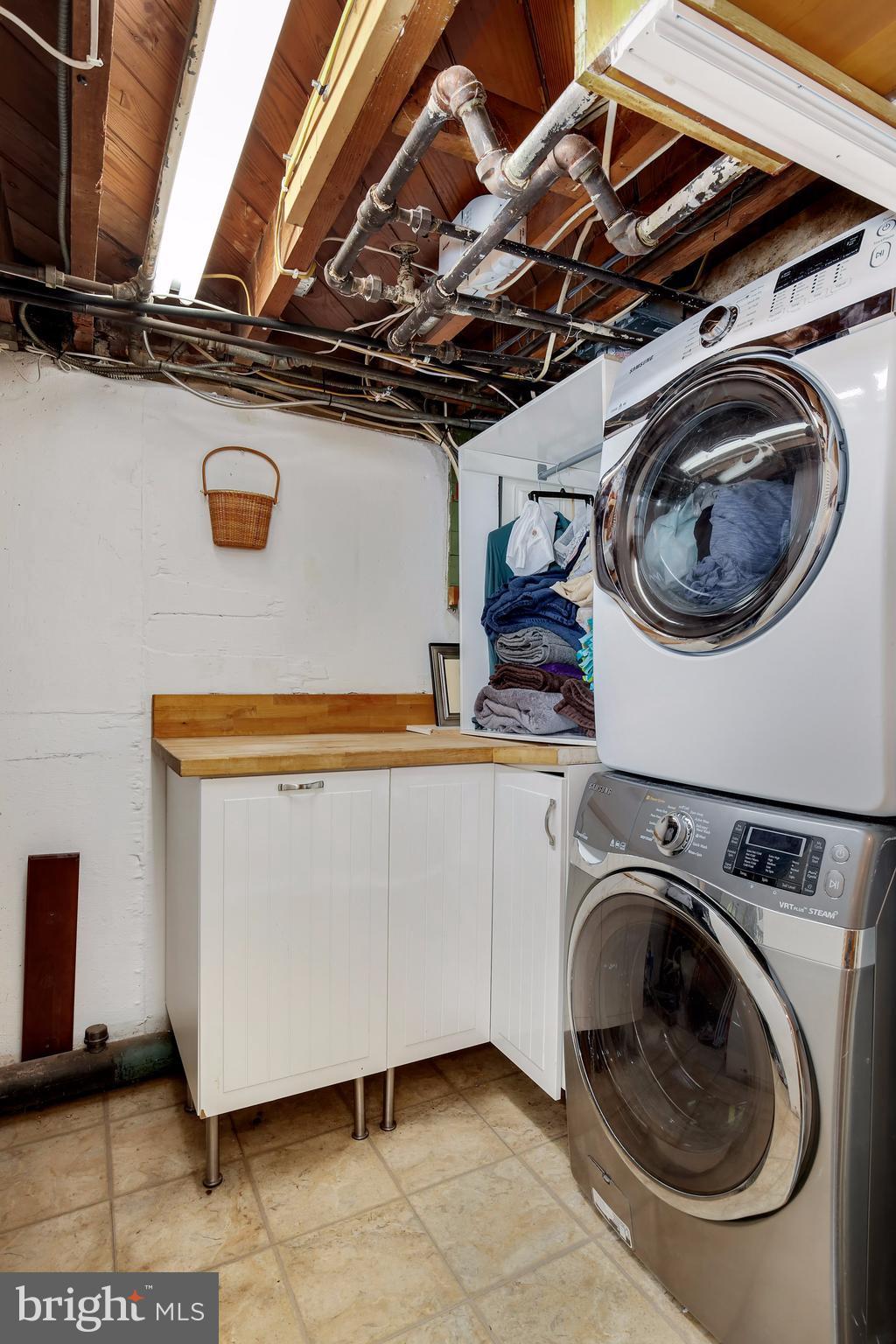 603 Carysbrook Road Baltimore, MD 21208 - Photo 27 of 30 a utility room with dryer and washer