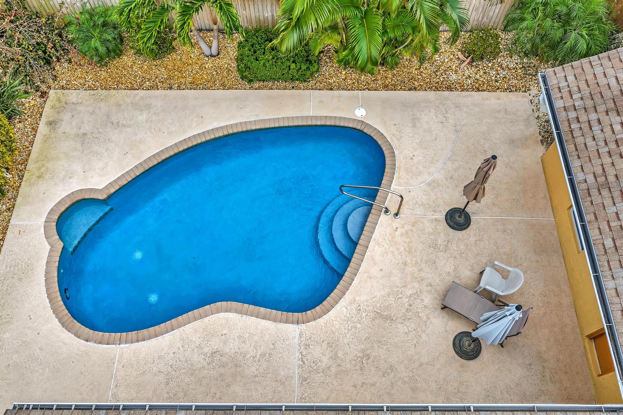 3106 Cormorant Road Delray Beach, FL 33444 - Photo 36 of 45 a view of roof