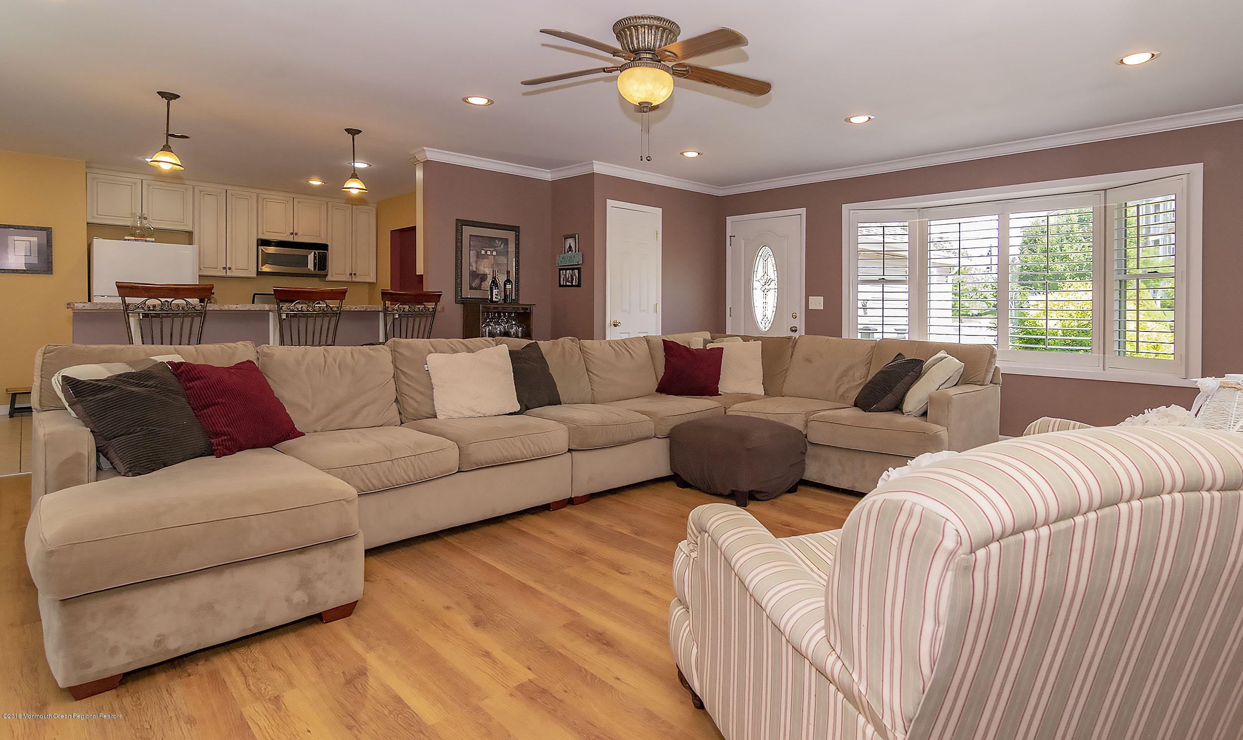 2104 River Road Point Pleasant, NJ 08742 - Photo 5 of 35 a living room with furniture and kitchen view
