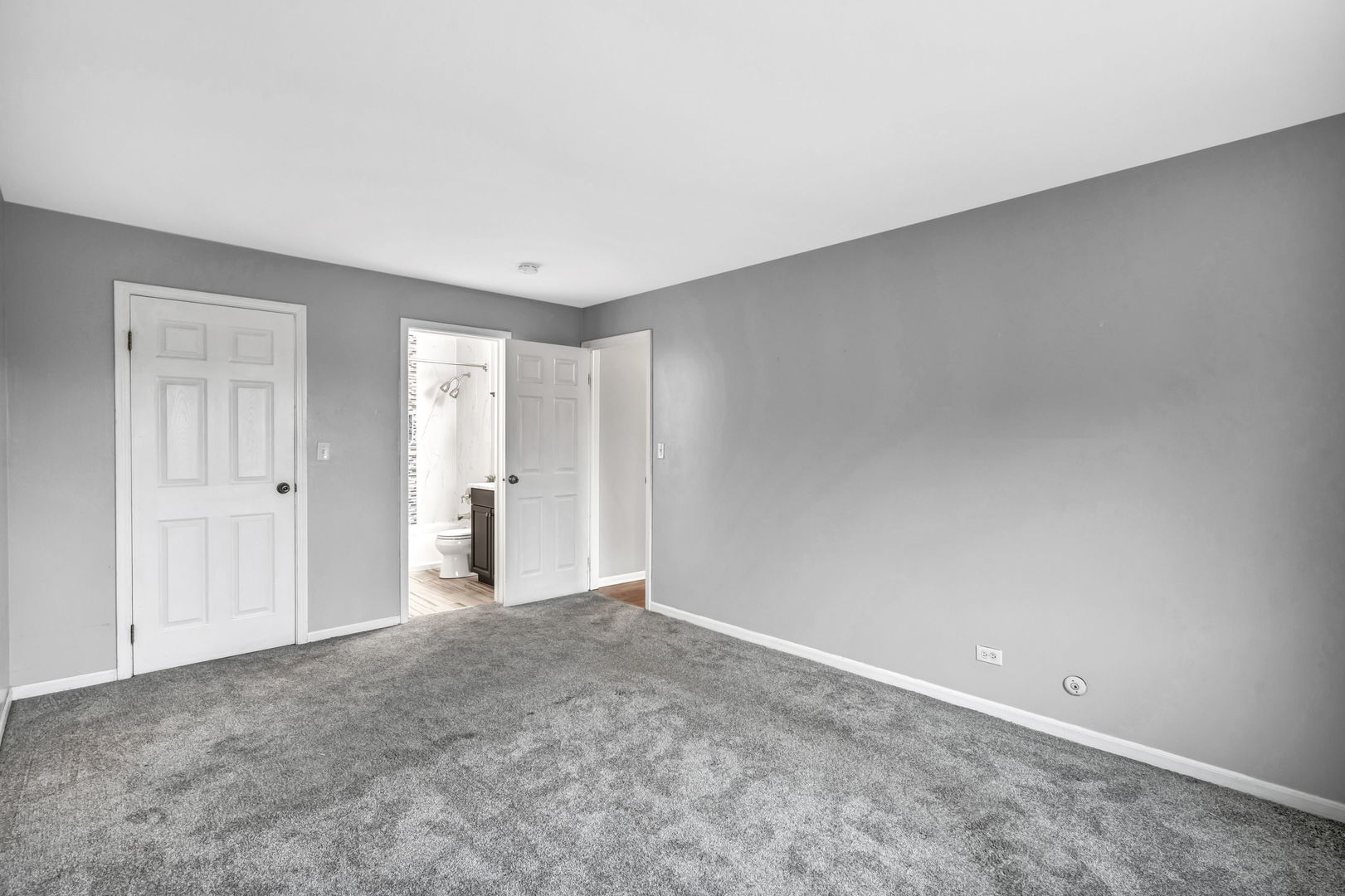 4721 St Joseph Creek Road, Unit 3H Lisle, IL 60532 - Photo 12 of 17 a view of an empty room and window