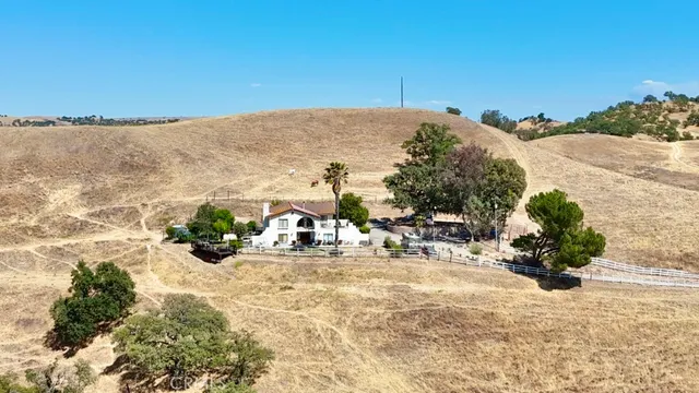 $1,995,000 | 1924 Surrey Way, Paso Robles, CA 93446