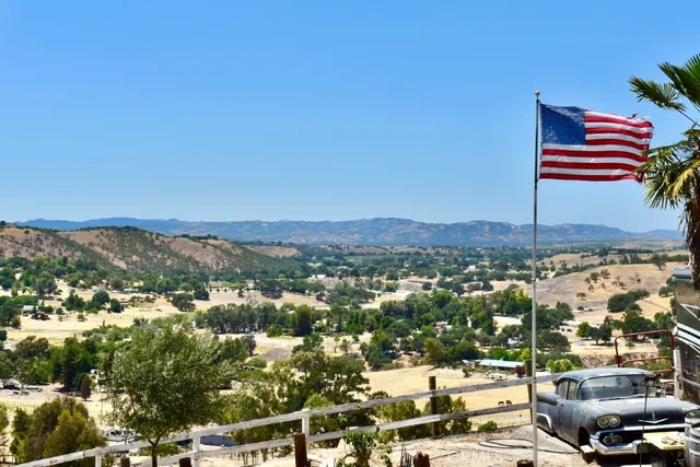 $1,995,000 | 1924 Surrey Way, Paso Robles, CA 93446