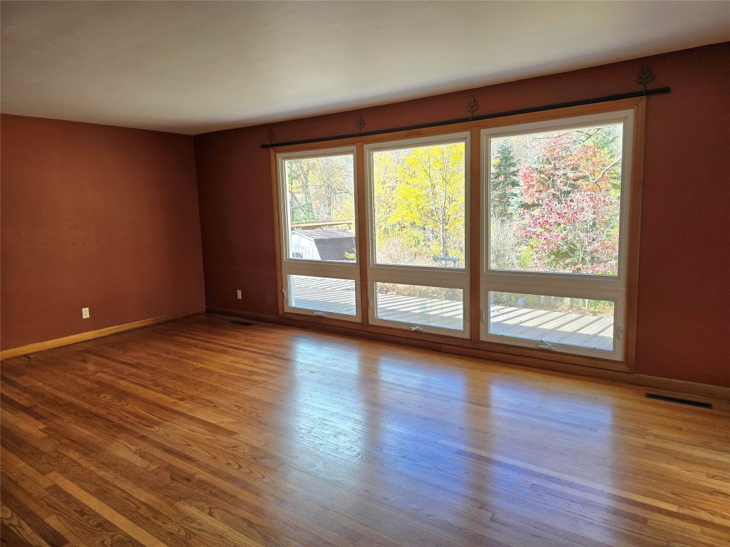 105 Poplar Hill Road Binghamton, NY 13901 - Photo 4 of 41