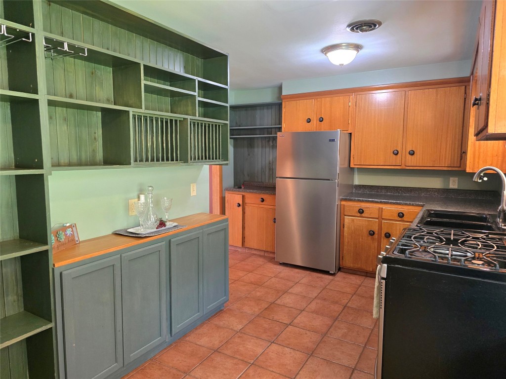 105 Poplar Hill Road Binghamton, NY 13901 - Photo 9 of 41