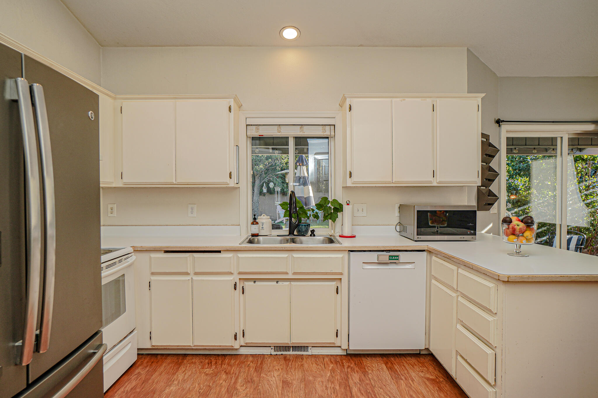922 Hopkins Road Central Point, OR 97502 - Photo 7 of 24 DSC08623