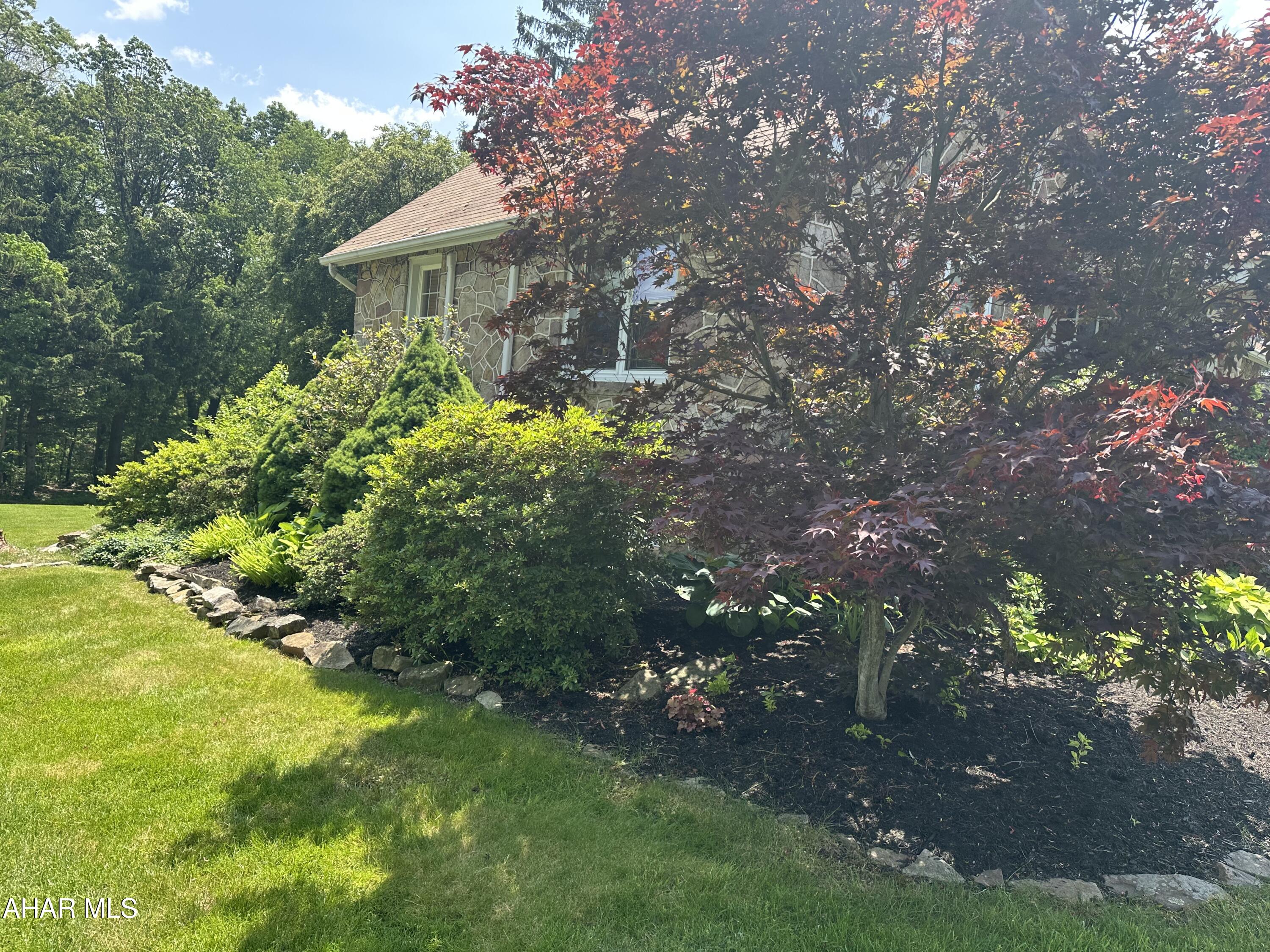 328 Avalon Road Altoona, PA 16601 - Photo 6 of 34