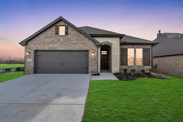 $484,900 | 532 Mitchell Boulevard, Weatherford, TX 76087