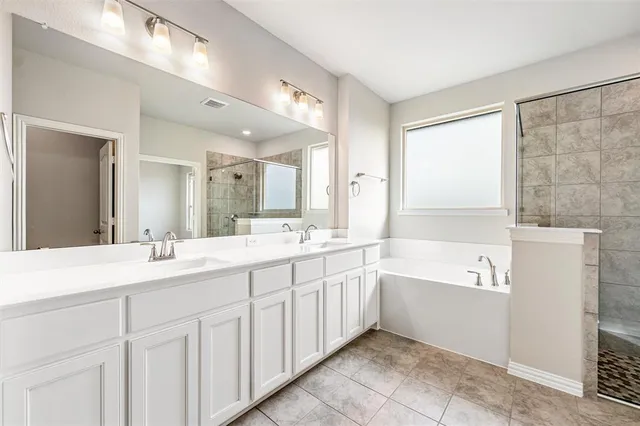 $484,900 | 532 Mitchell Boulevard, Weatherford, TX 76087