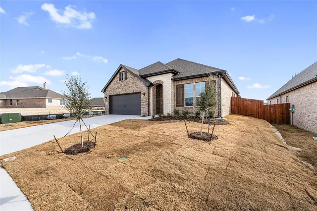 $484,900 | 532 Mitchell Boulevard, Weatherford, TX 76087
