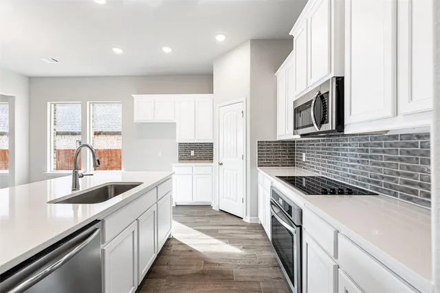 $484,900 | 532 Mitchell Boulevard, Weatherford, TX 76087