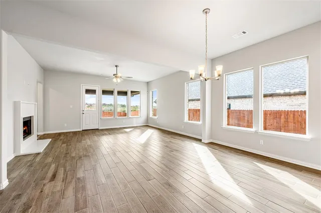 $484,900 | 532 Mitchell Boulevard, Weatherford, TX 76087