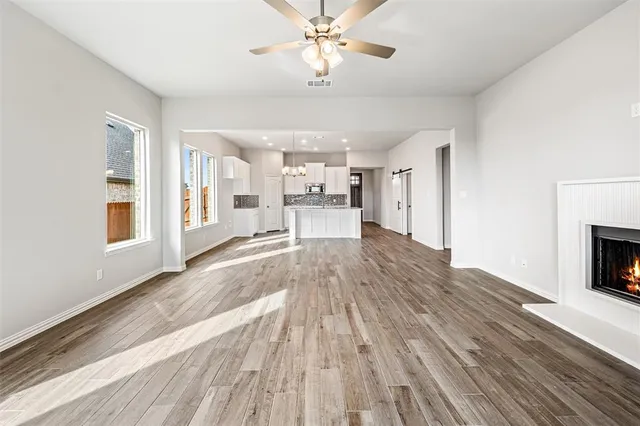 $484,900 | 532 Mitchell Boulevard, Weatherford, TX 76087