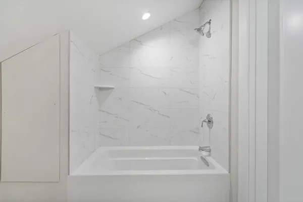 $2,700 | 186 Bedford Street, Unit 210, Lexington, MA 02420
