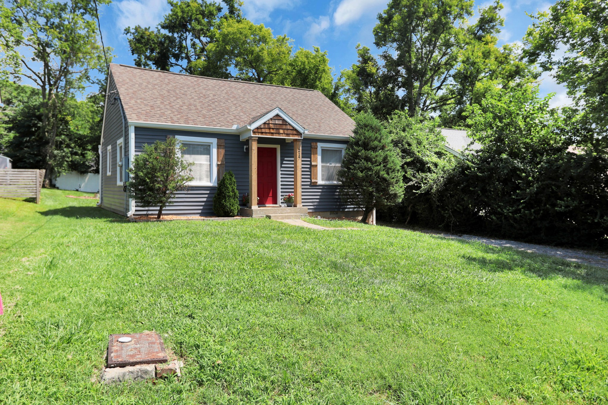 217 Wiley Street Madison, TN 37115 - Photo 2 of 23