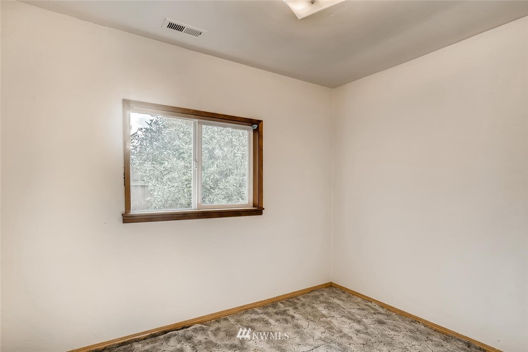 23915 Brier Road Brier, WA 98036 - Photo 28 of 39 an empty room with a window