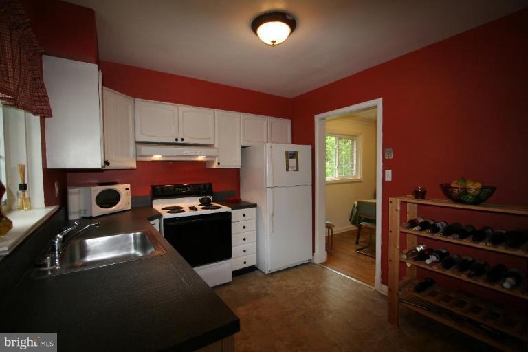 7100 27th Road North Arlington, VA 22213 - Photo 11 of 20 Kitchen #3
