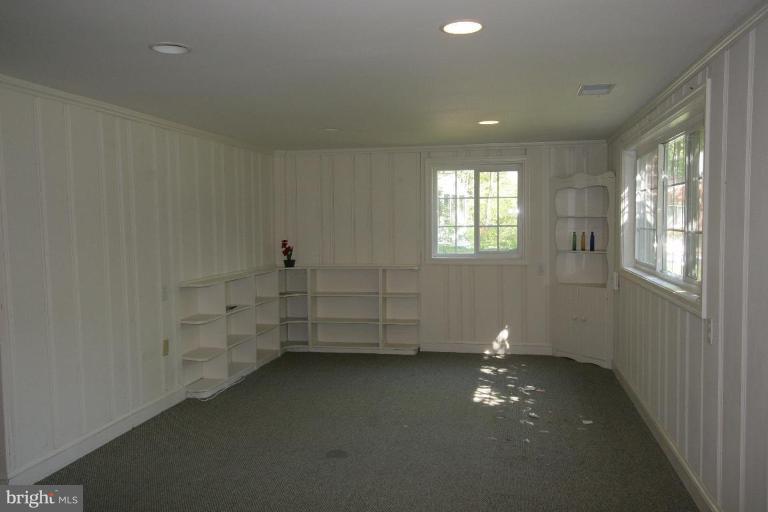 7100 27th Road North Arlington, VA 22213 - Photo 17 of 20 Family Room #3
